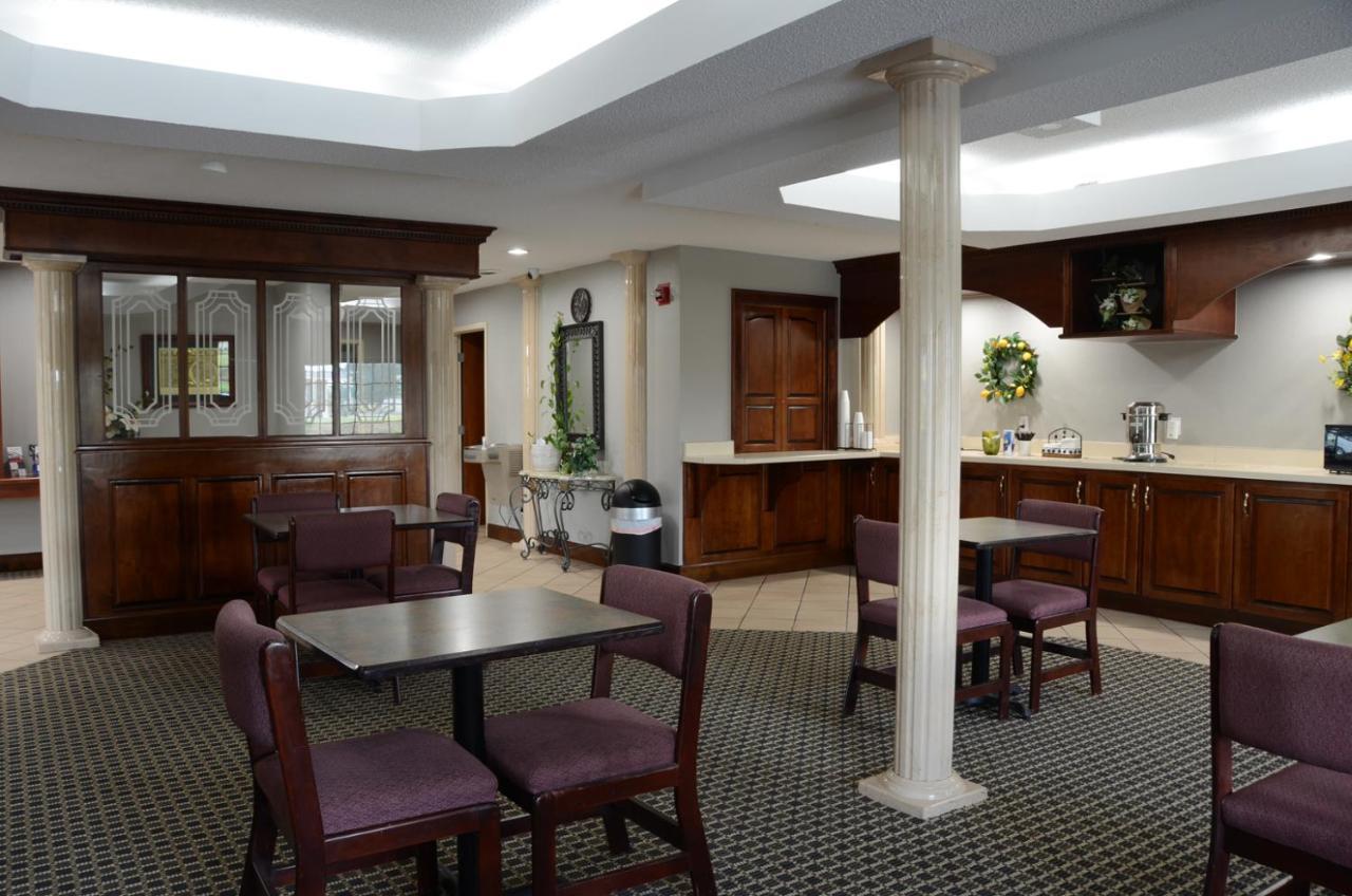 Gateway Inn Кларксвилл Экстерьер фото